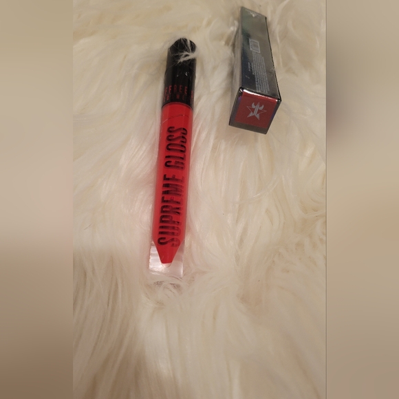 💋Jeffree Star, red lipstick gloss, Taylor Swift vibes! - Picture 2 of 7